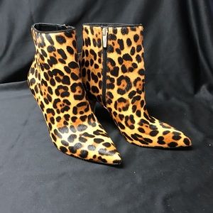 Vince Camuto NANDI2 leopard calf hair ankle boots